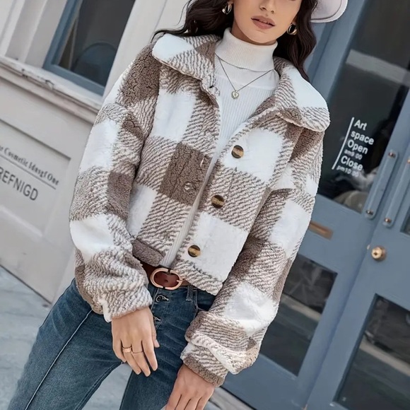 NWOT Plaid Brown and White Teddy Women's Cropped Jacket - Picture 3 of 8